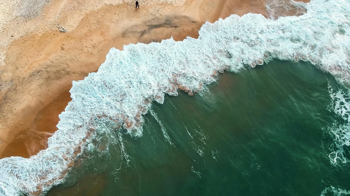 Meereswellen Auf Sand - Hintergrundbild