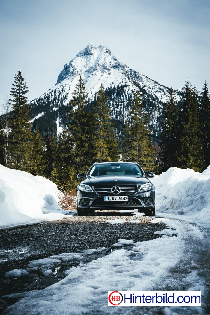 Schwarzer Mercedes - Hintergrundbild