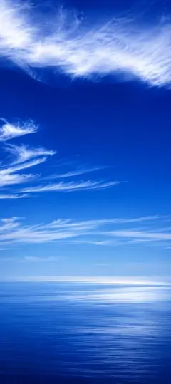 blauer himmel mit weißen wolken über ruhigem meer als natur hintergrundbilder und iphone hintergrundbilder in 4k.