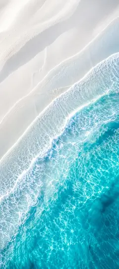 Türkisblaues Meer mit weißem Sandstrand aus der Vogelperspektive als 4K Smartphone Hintergrundbild
