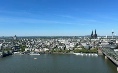 Köln Skyline von oben – 4K HD Hintergrundbilder kostenlos herunterladen