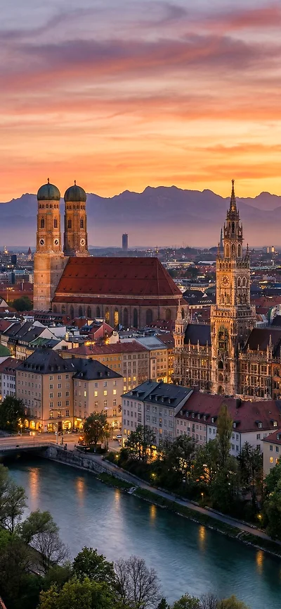 München Skyline bei Sonnenuntergang: 4K Hintergrundbild